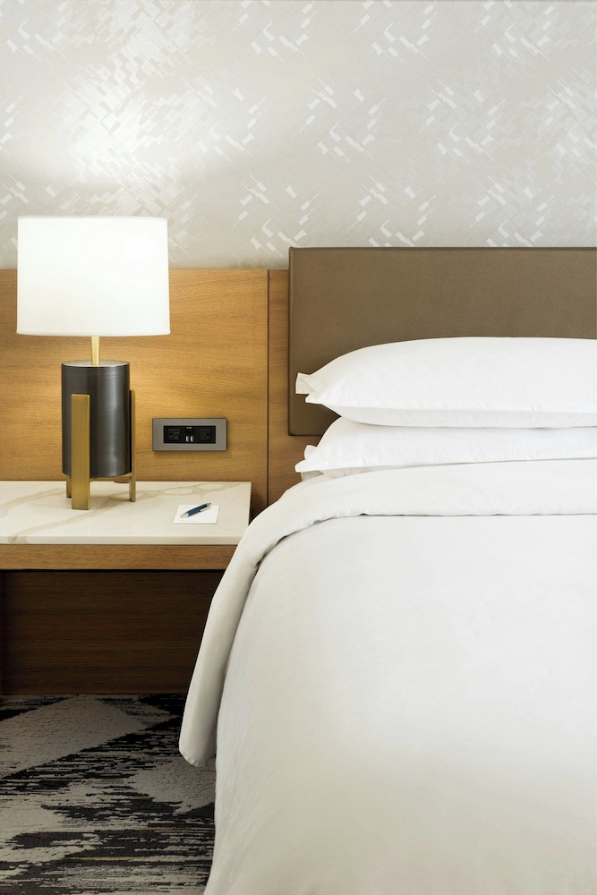 Sheraton Cerritos Hotel - photo 17