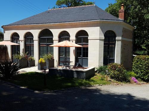 Gîte de charme près de Nantes avec jardin de 2300 m terrasse privative et vélos à disposition FR 1 306 798 — hotel in Saint-Sebastien-Sur-Loire