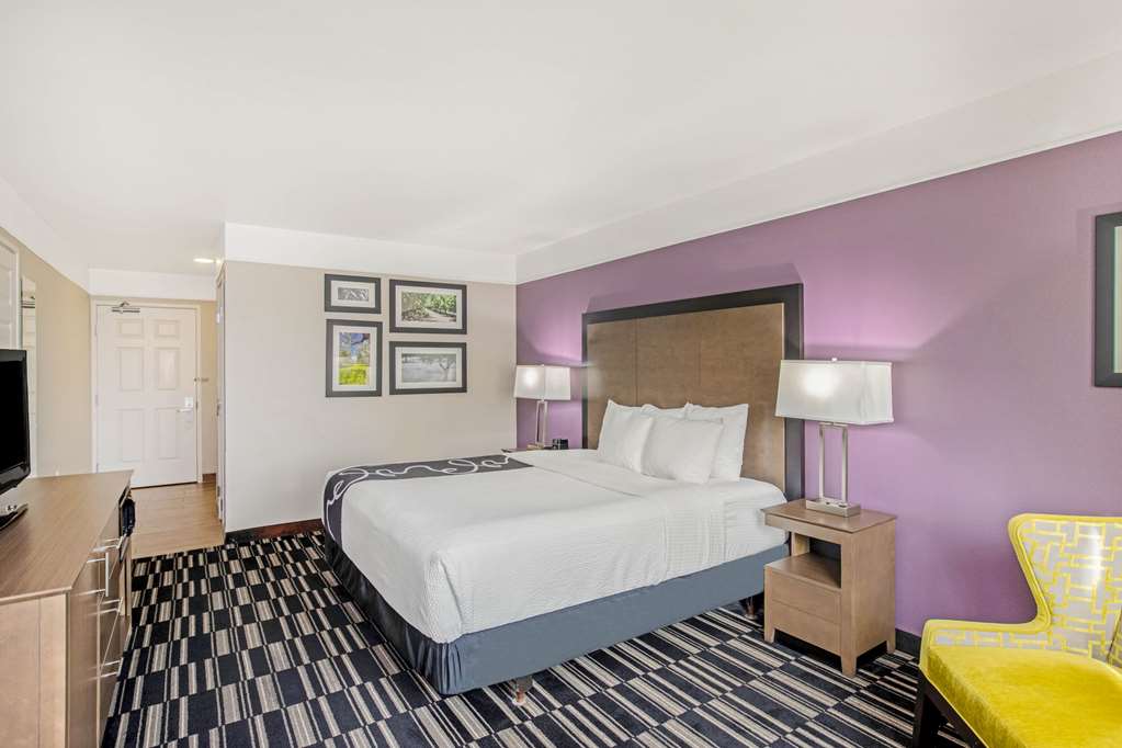 La Quinta Inn & Suites by Wyndham Modesto Salida - photo 16
