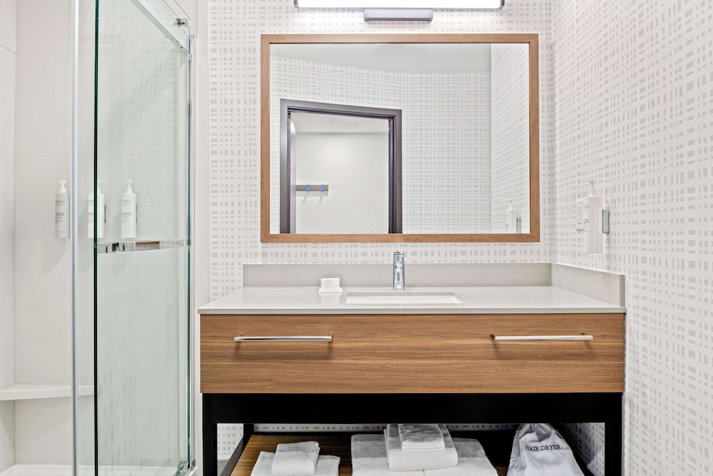Hampton Inn by Hilton Costa Mesa Newport Beach - photo 14