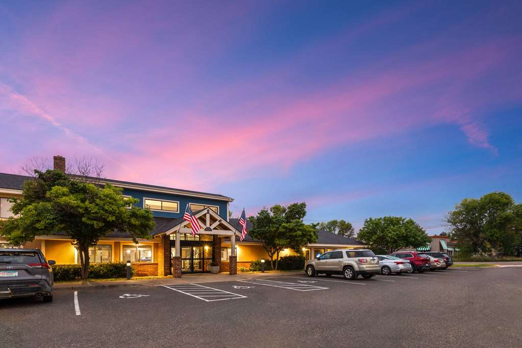 AmericInn by Wyndham North Branch - photo 3