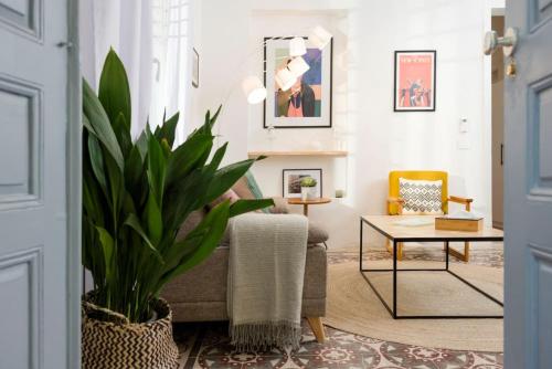 Hidden Gem 1BR Apartment — 4-Star Luxury Hotel in Beirut, Lebanon