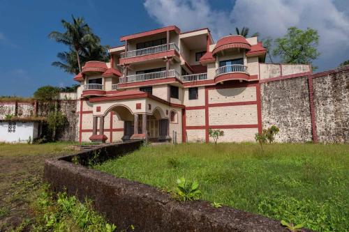 Villa Dazzle by StayVista Unwind in a Mountain City View Villa with a Terrace Pool — 5-Star Luxury Hotel in Karjat, India