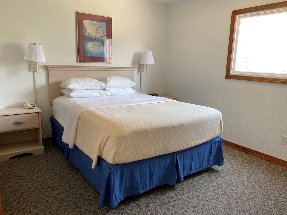 Mariner Inn And Suites - photo 14