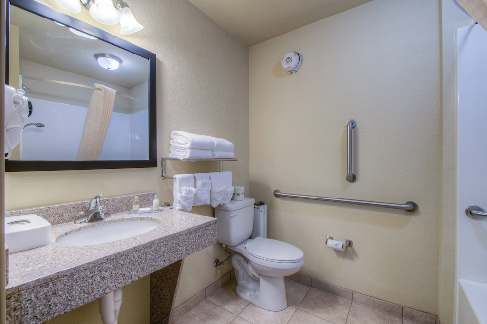 Cobblestone Inn & Suites Wray - photo 33