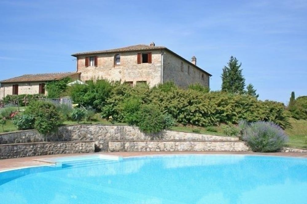 San Donnino — 4-Star Luxury Hotel in Monteroni D'arbia, Italy