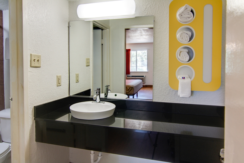 Motel 6 Mount Pleasant TX - photo 15