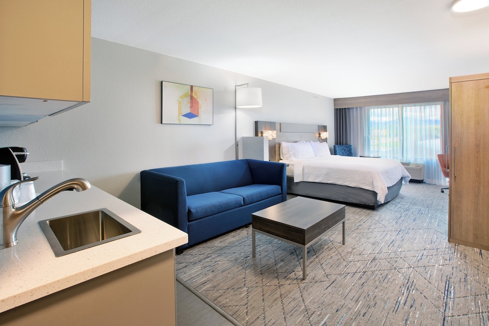 Holiday Inn Express & Suites Buffalo by IHG - photo 9