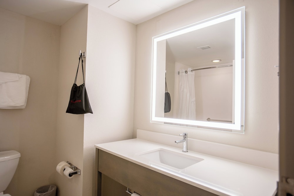 Holiday Inn Express Pembroke by IHG - photo 28