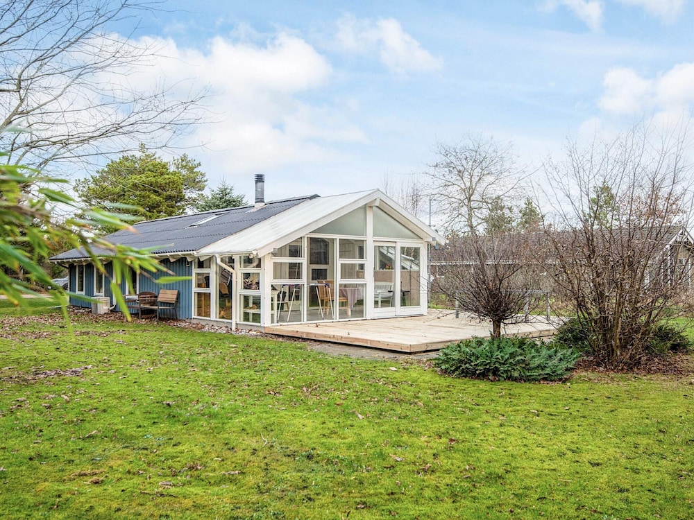 6 person holiday home in Ulfborg By Traum — 4-Star Luxury Hotel in Ulfborg, Denmark