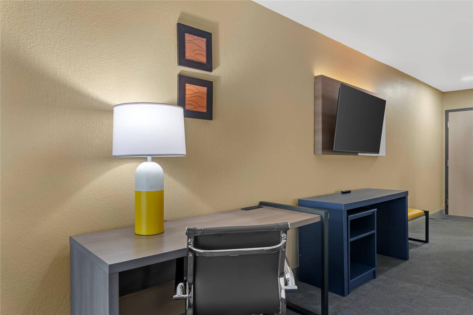 Comfort Inn & Suites Kansas City Northeast - photo 13