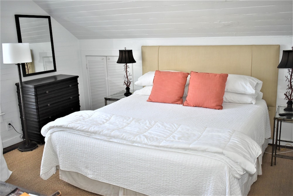 Simonton Court Historic Inn & Cottages - photo 35
