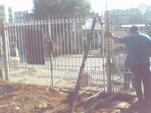 Ponto comercial murado com grade in Itaquaquecetuba, Brasil