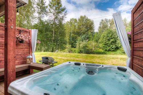Moon River Suite #2 — 4-Star Luxury Hotel in North Bend, United States