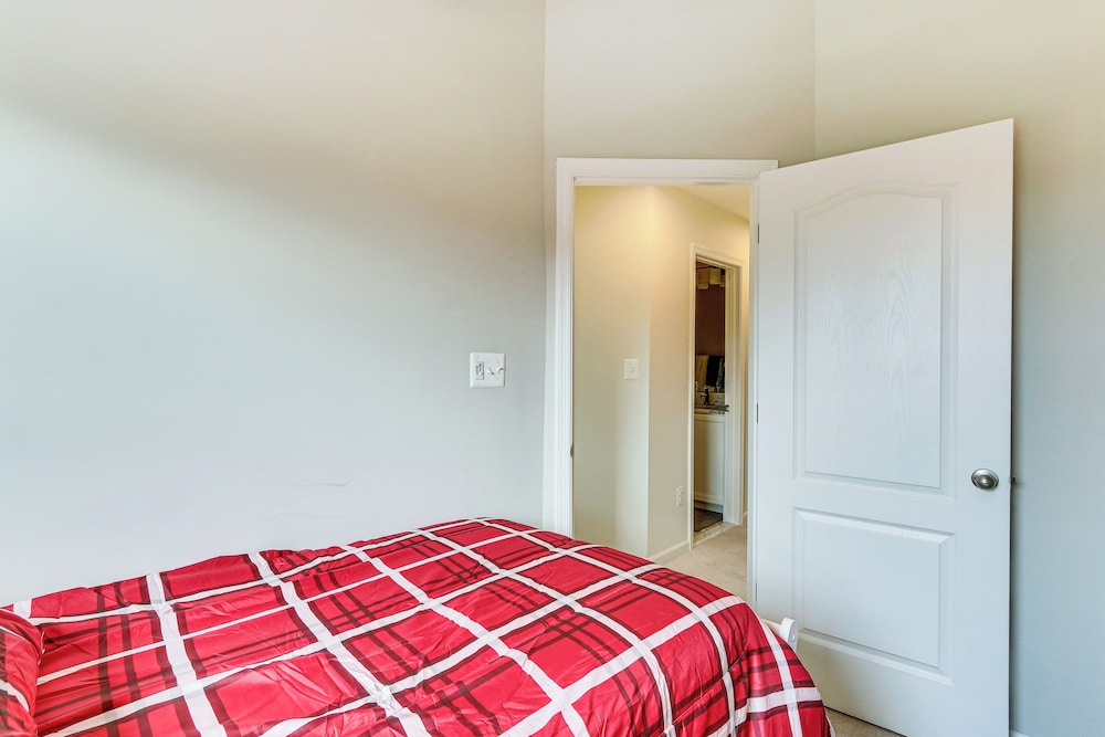 2 Mi to Hollywood Casino: Charles Town Townhome - photo 25