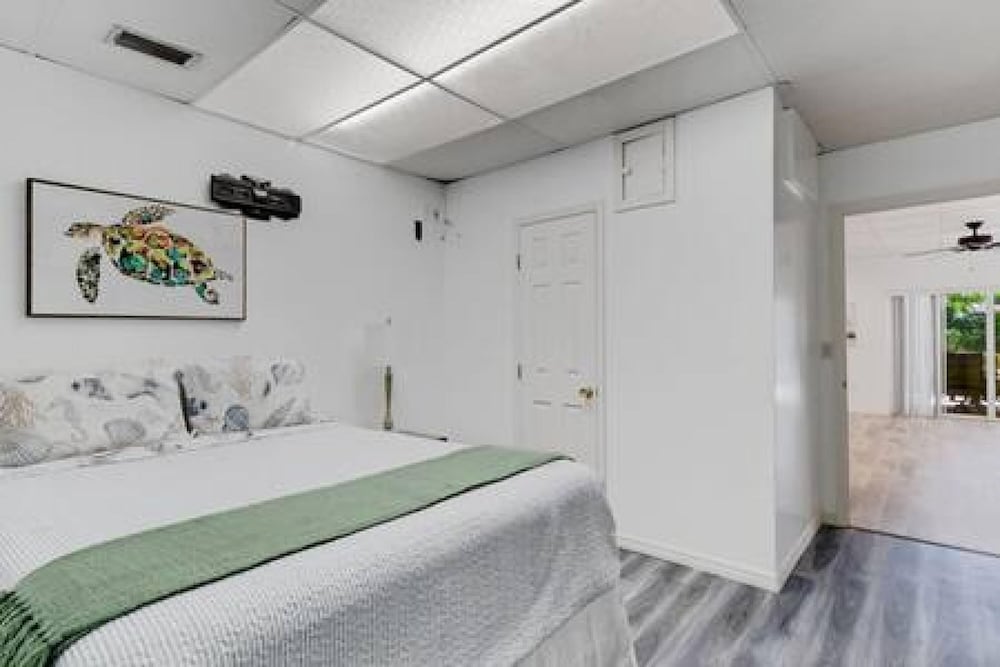 Siesta Key Marvel Pool SPA Deeded Beach Access - photo 37
