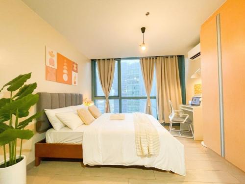 Prime BGC Condo: Uptown Mall & Hyatt #ournw21n — 4-Star Luxury Hotel in Manila, Philippines