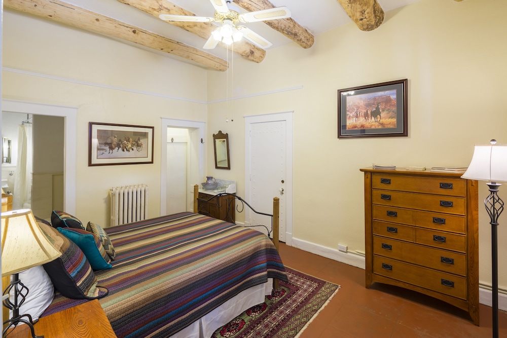 Casa del Gavilan Historic Inn — Cimarron — photo 5