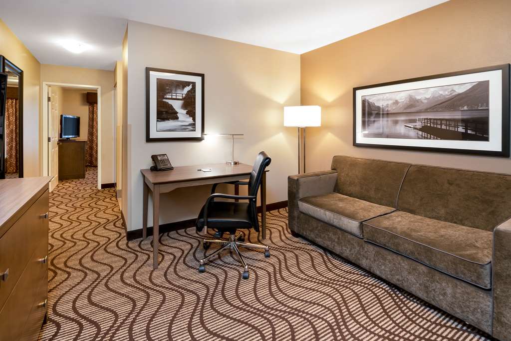 Best Western Plus Kalispell Glacier Park West Hotel & Suites - photo 19