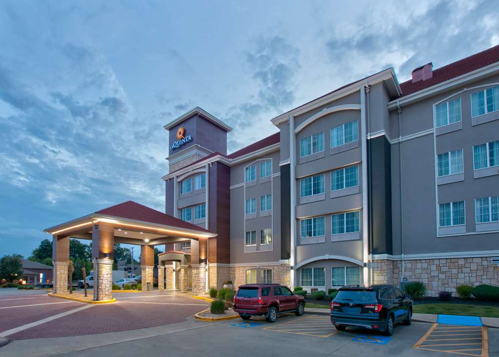 La Quinta Inn & Suites by Wyndham Little Rock Bryant - photo 2