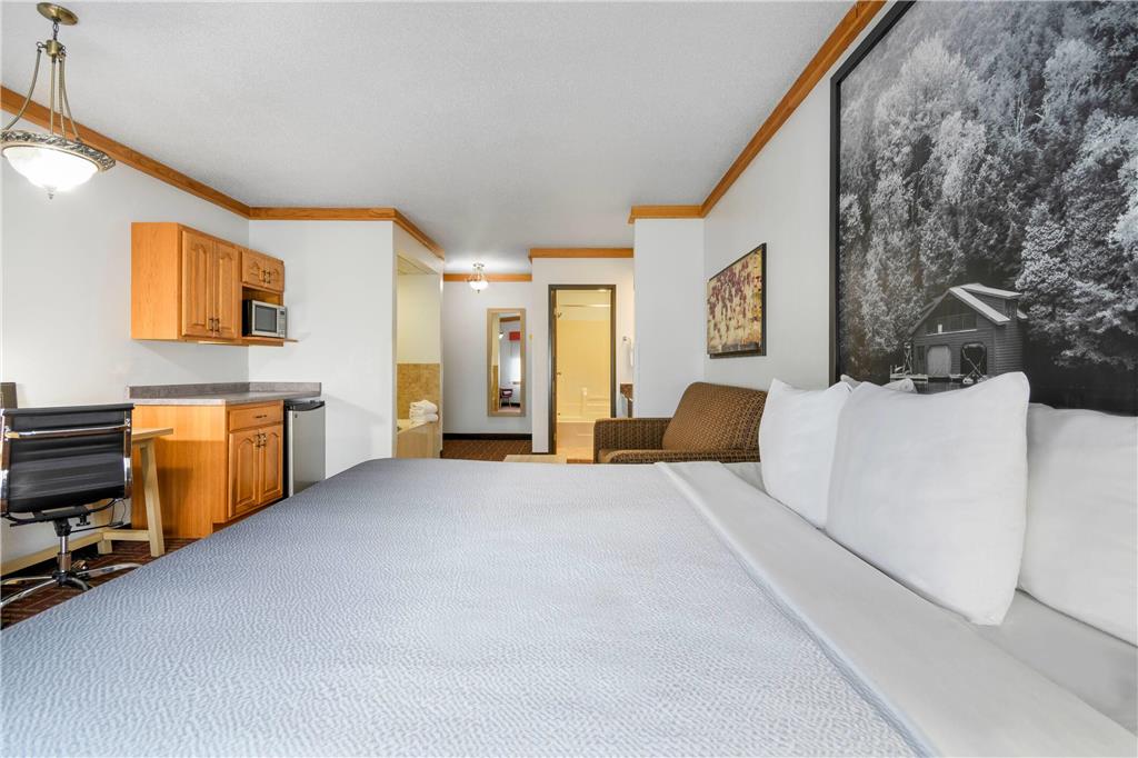Super 8 by Wyndham Eveleth - photo 30