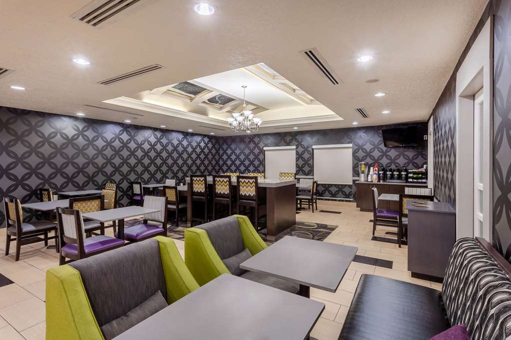 La Quinta Inn & Suites by Wyndham Port Orange Daytona - photo 44