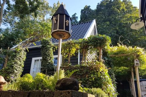 Tiny House Tholen — 4-Star Luxury Hotel in Tholen, Netherlands