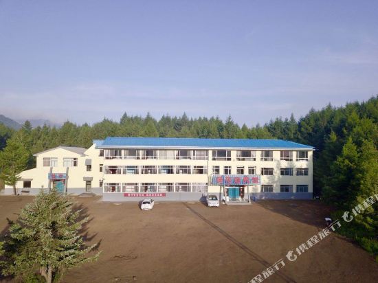 Wuling Mountain lotus pool Hotel — hotel in Xinglong