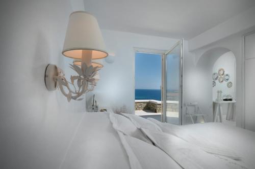 Astrini — 4-Star Luxury Hotel in Kythnos, Greece