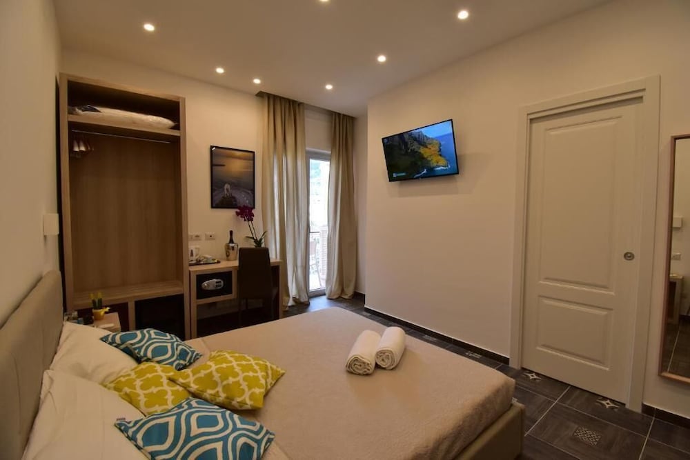 Effe Home Sorrento — 4-Star Luxury Hotel in Sorrento, Italy