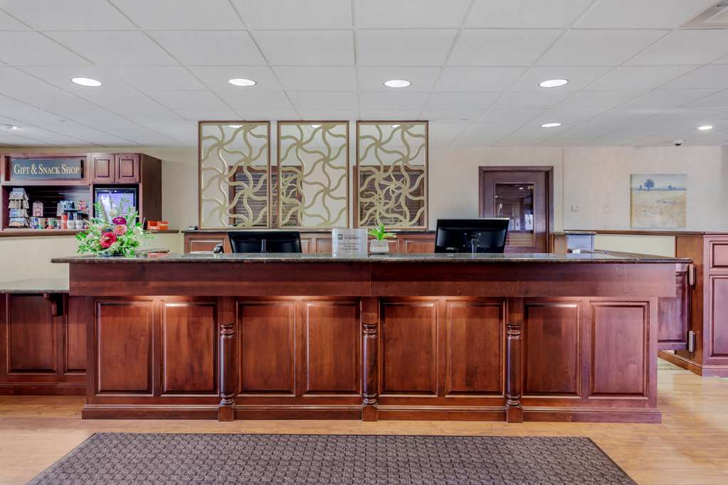 Best Western Plus Dubuque Hotel & Conference Center - photo 5