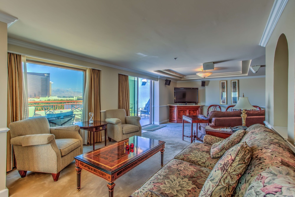 Embassy Suites by Hilton Convention Center Las Vegas - photo 4