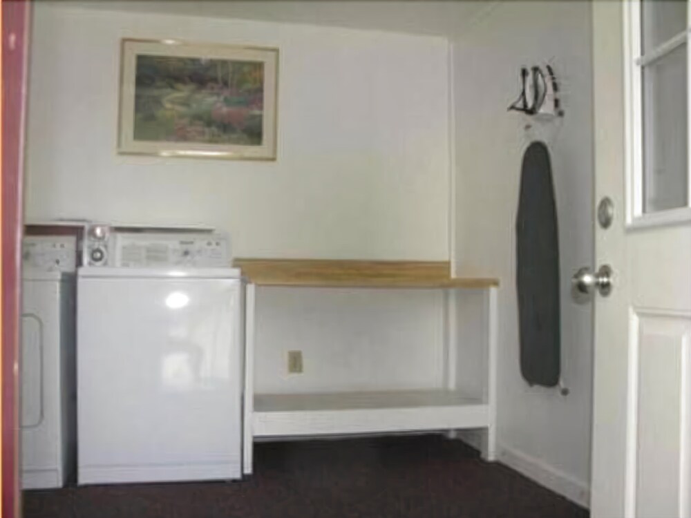Acadia Sunrise Motel - photo 17