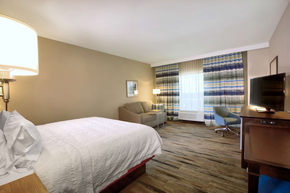 Hampton Inn & Suites Baltimore Aberdeen - photo 12