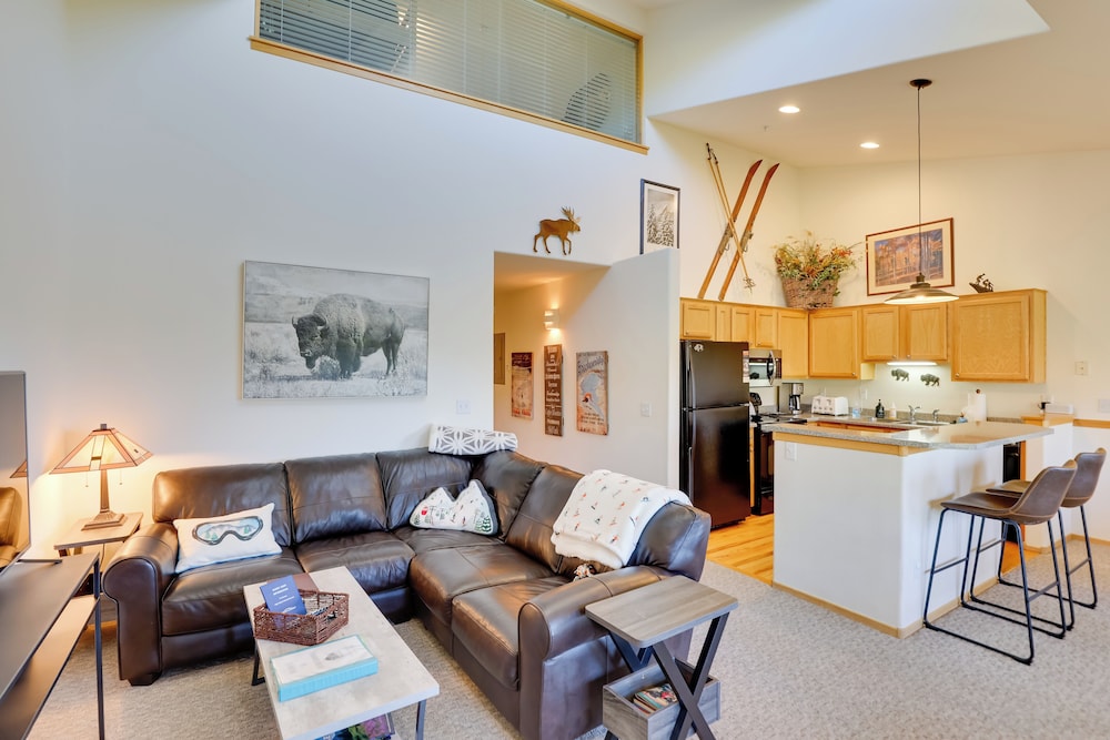 10 Mi to Keystone Slopes: Mtn view Condo — 4-Star Luxury Hotel in Silverthorne, United States