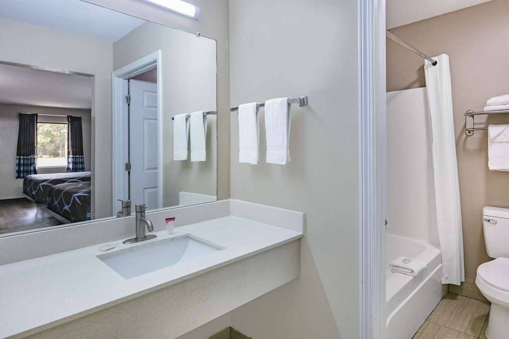 Super 8 By Wyndham Moss Point - photo 23