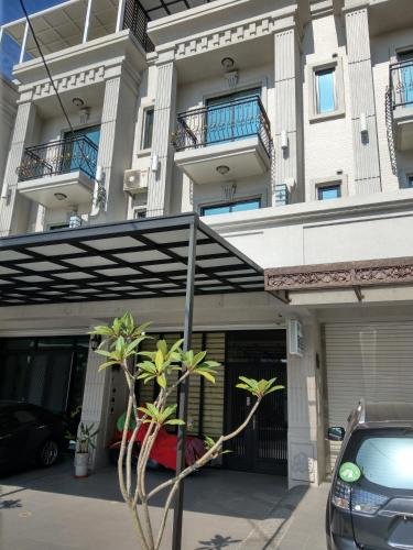 Lan inn - carbon neutral hotel in Yujing