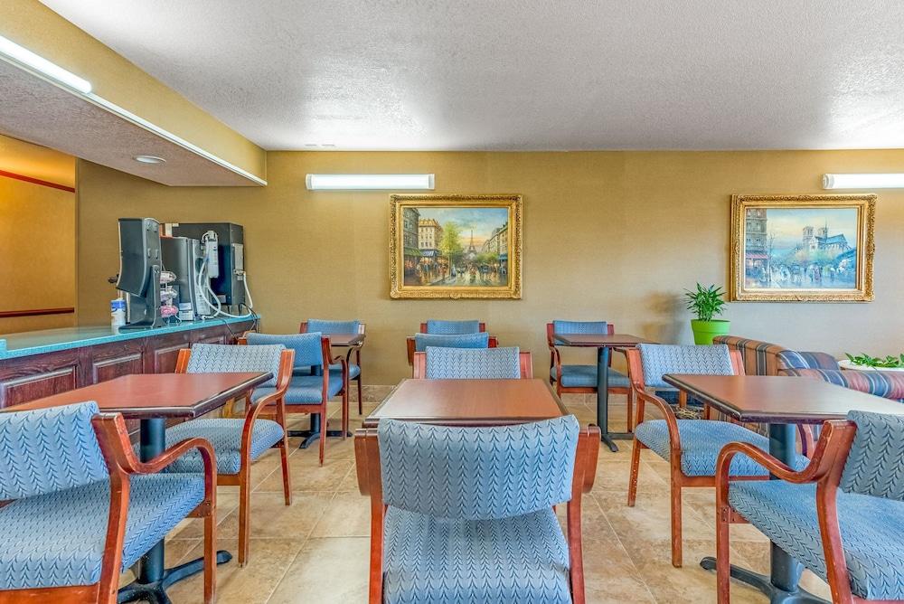 Urbana Inn and Suites By Magnuson Worldwide - photo 17