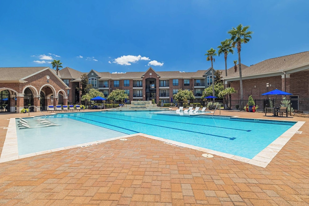 San Paloma Apartments — 4-Star Luxury Hotel in Houston, United States