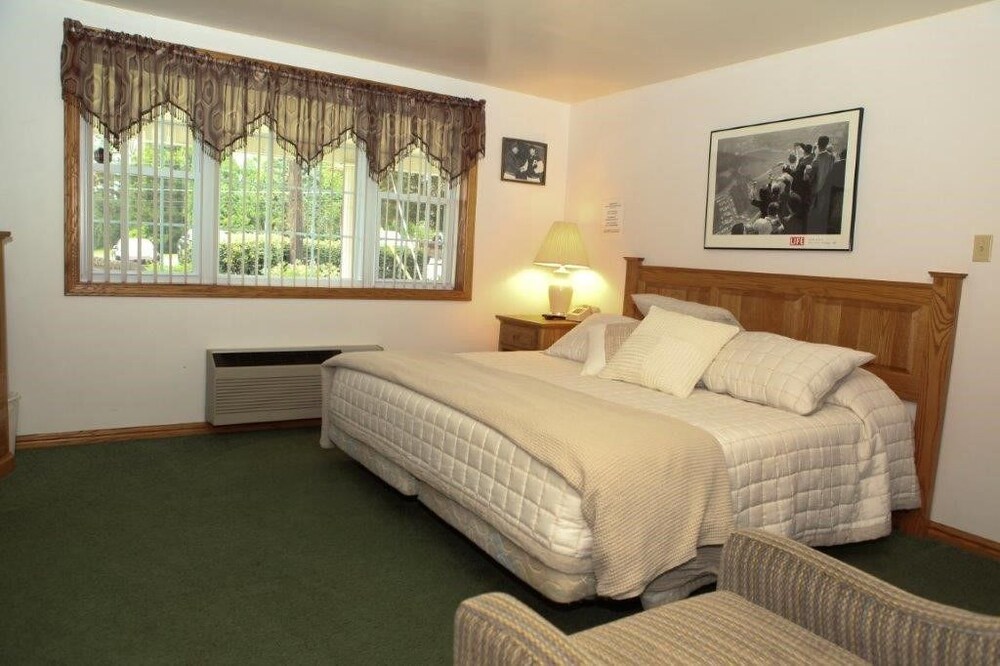 Champion Lakes Golf Resort - photo 3