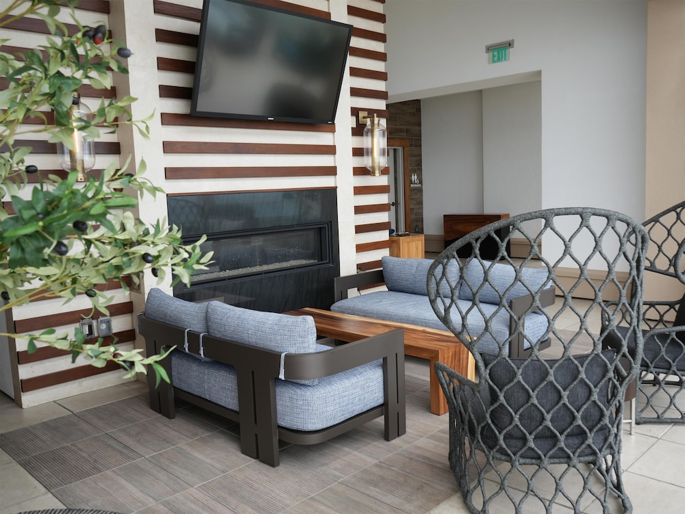 The Waterfront Beach Resort A Hilton Hotel - photo 257
