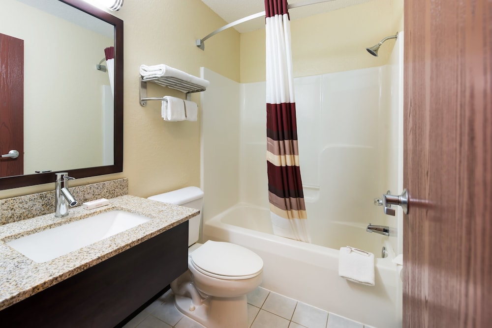 Red Roof Inn Auburn - photo 25