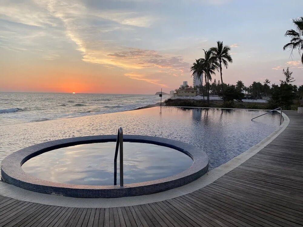 Departamentos Torre E - last minute hotel in Mazatlan