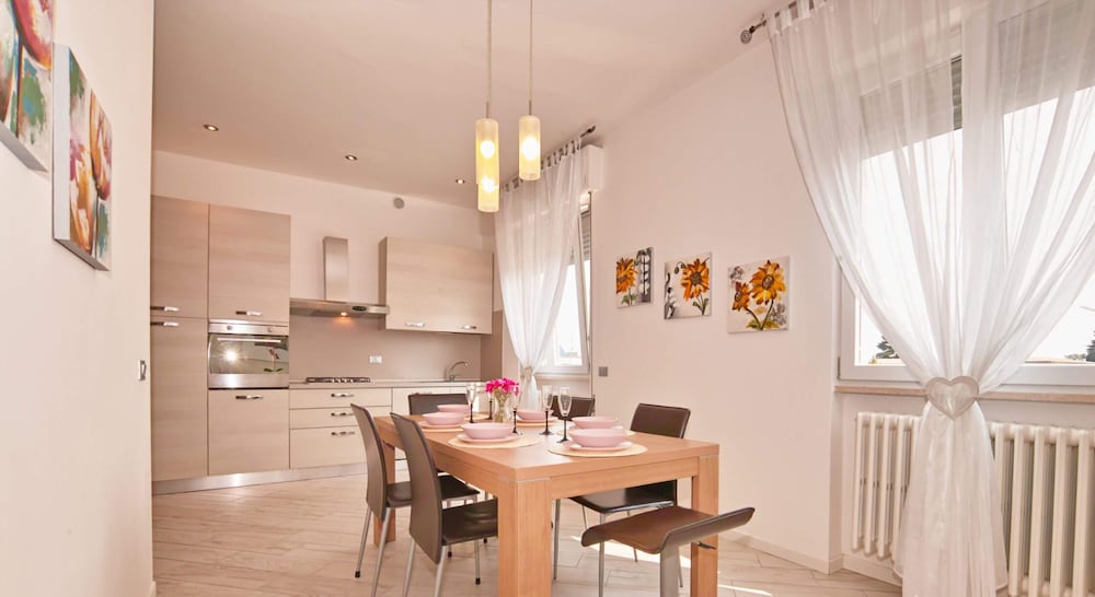Minerva Holiday Home — 4-Star Luxury Hotel in Manerba Del Garda, Italy