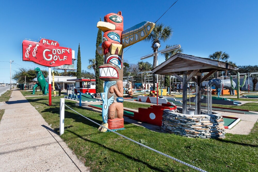 Pelican Isle 215 by RedAwning - photo 34
