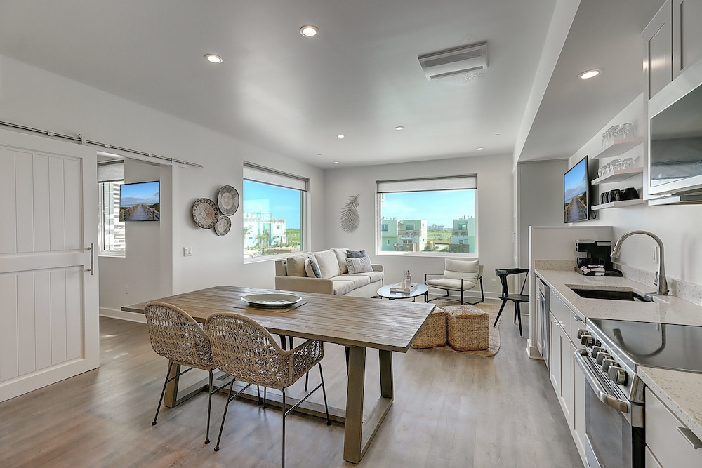 Lively Beach - featured photo