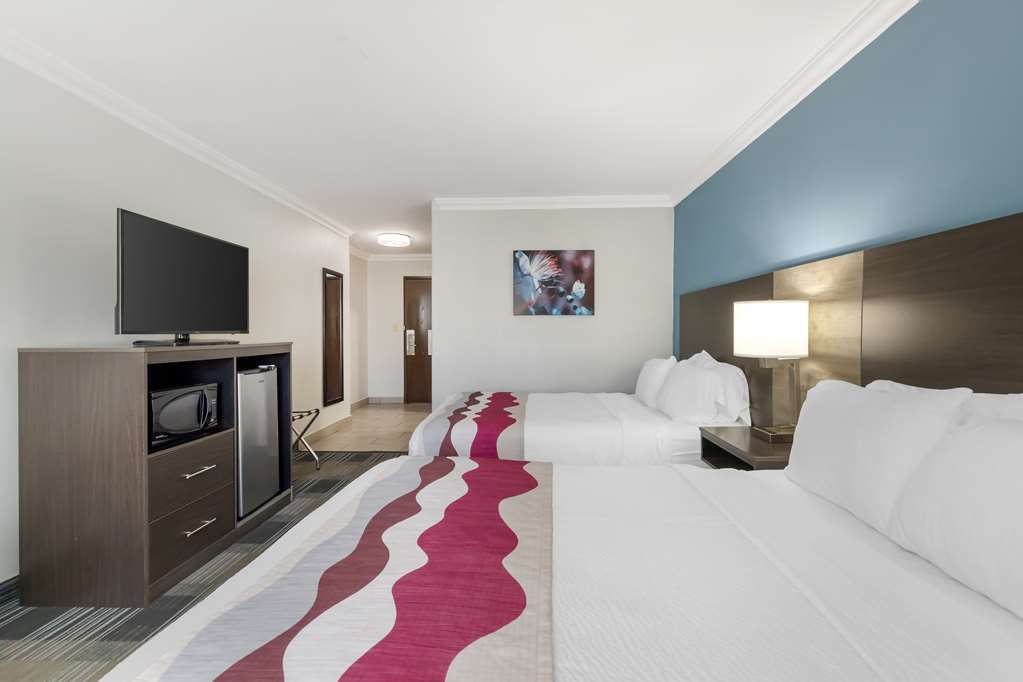 Best Western Medical Center North Inn & Suites Near Six Flags - photo 39