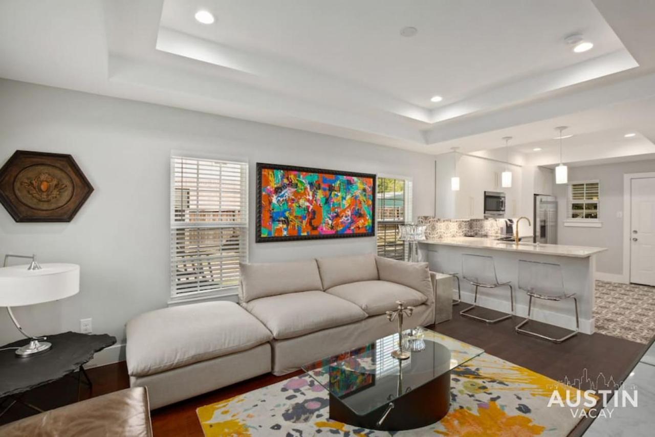 Walk to UT and E 6th in ATX House and Free Swim Club by Austin Vacay — 4-Star Luxury Hotel in Austin, United States