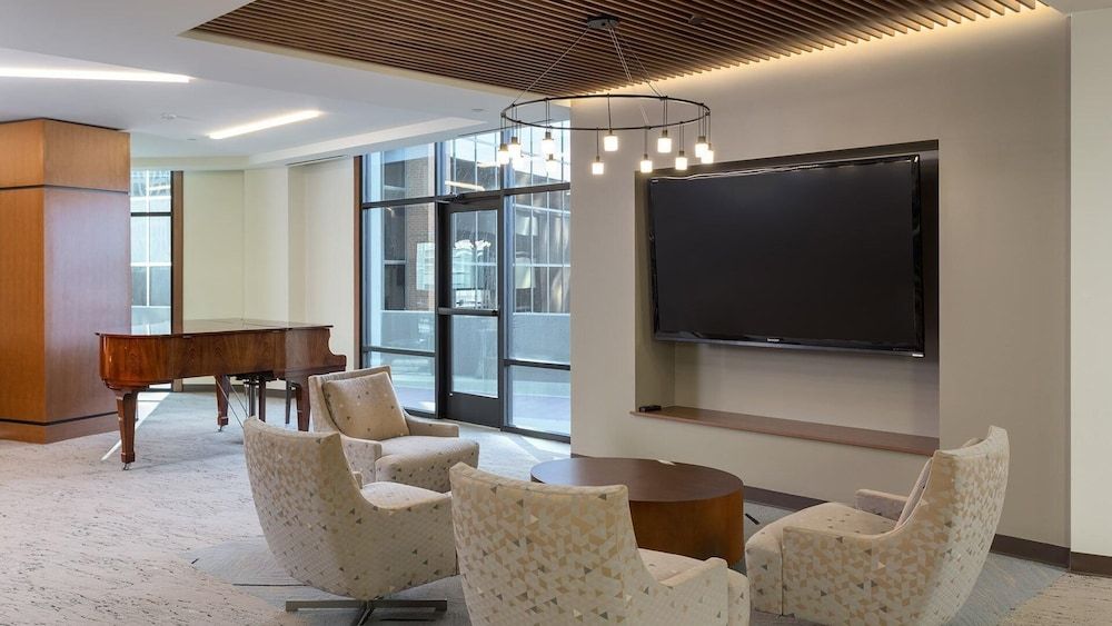 Open Modern Layout Breathtaking Downtown Views - photo 8