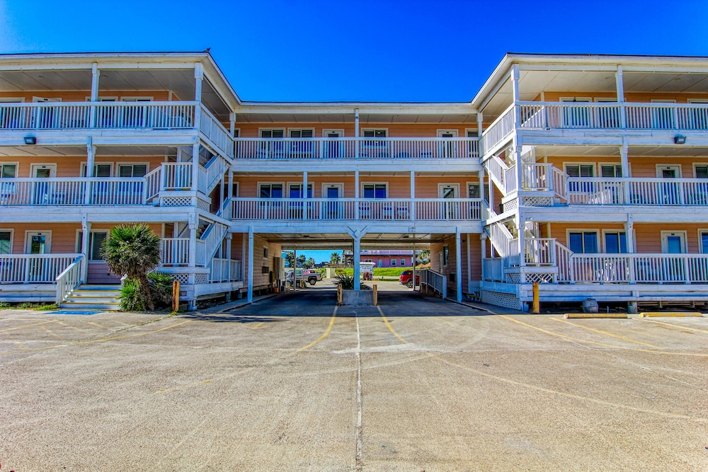 Beachgate CondoSuites & Motel - photo 158
